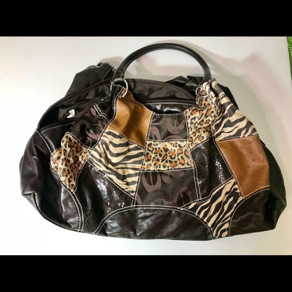 Super cute safari purse.